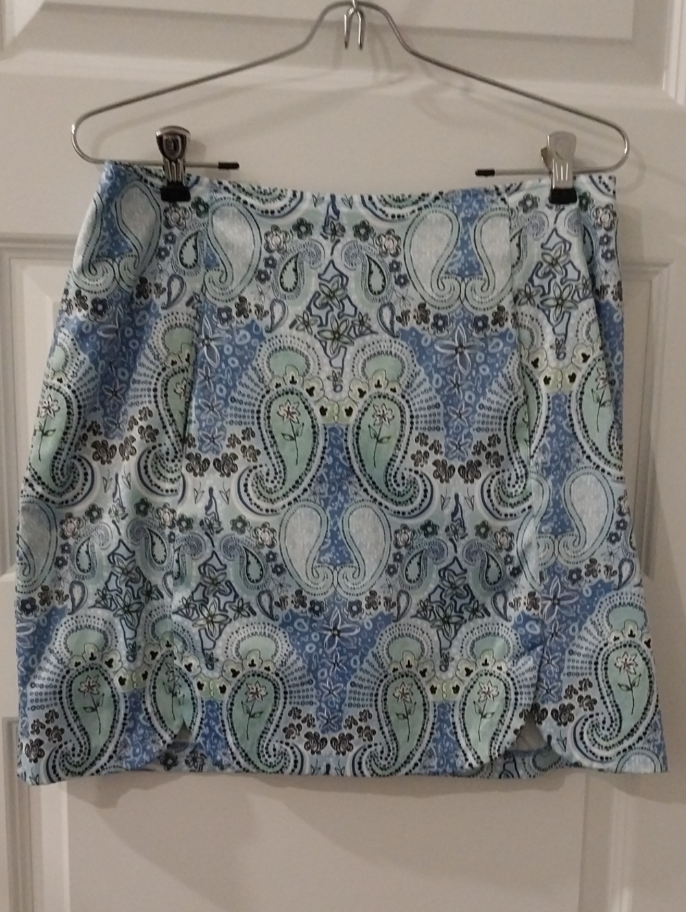 Sport Haley Blue and Mint Paisley Mini Skort Sz 6 Like New